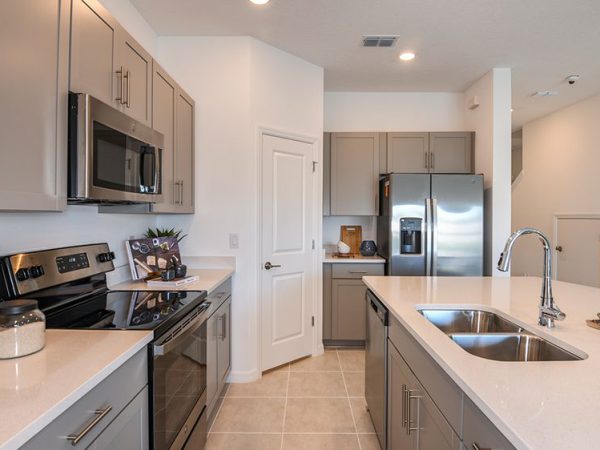 Edgestone-Jasmine-kitchenisland