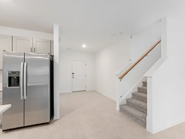 hj-fl-jacksonville-marion-creek-lot108-azalea-kitchen-to-coridoor-001